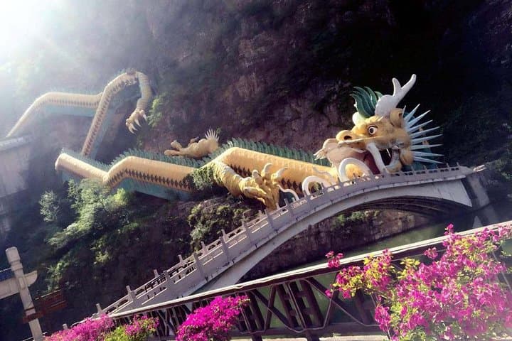 Longqing Gorge Cruise & Unrestored Badaling Great Wall — Private Day Tour from Beijing photo 4