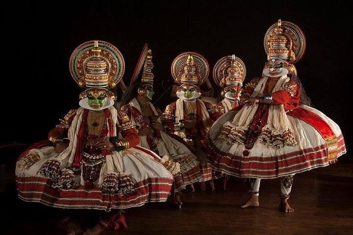 Kerala in 6 Days: Kochi, Backwaters & Kovalam Private Tour