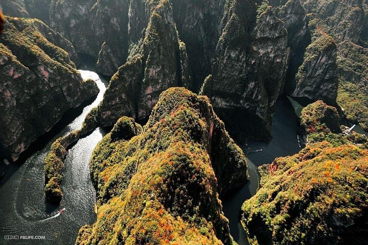 Longqing Gorge Boat Cruise & Dingling Tomb Private Day Tour from Beijing photo 2