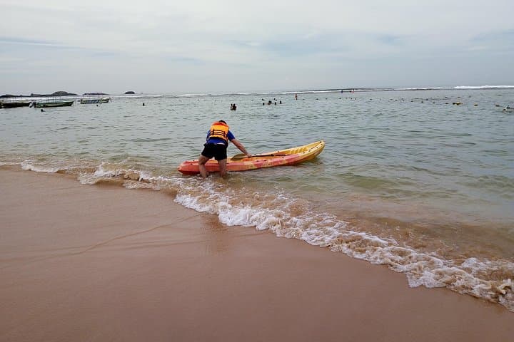 Hikkaduwa Beach Canoe Ride — Hour-Long Paddle to Turtles and Coral photo 2