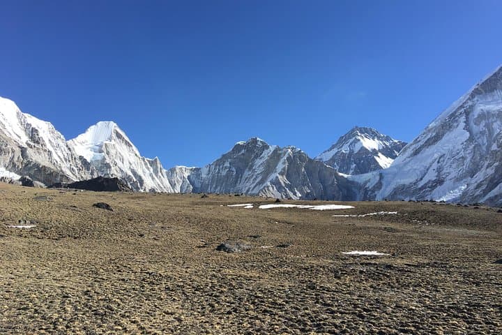 Everest Base Camp Trek: Complete Guide to the Khumbu High-Altitude Journey photo 3