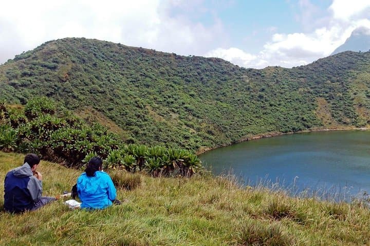 Mount Bisoke Crater Lake Hike — Day Trip from Musanze photo 6