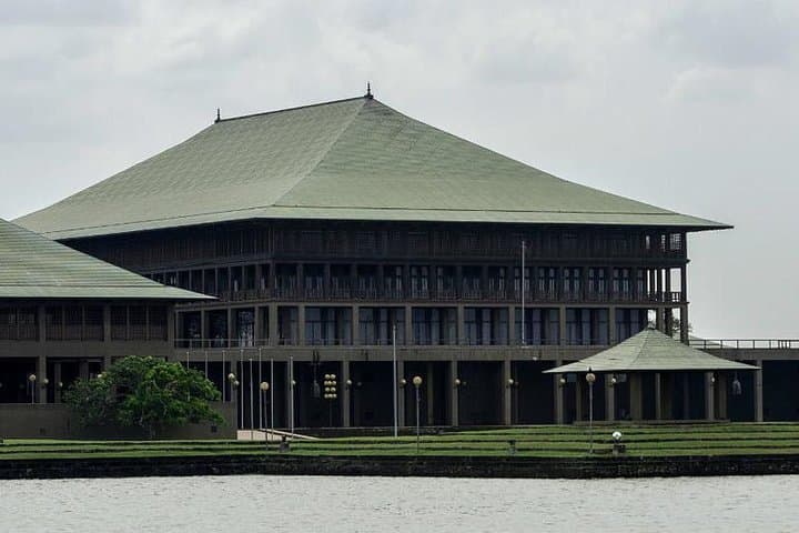 Geoffrey Bawa Architecture 8-Day Sri Lanka Tour: From Sigiriya to the Southern Coast photo 2