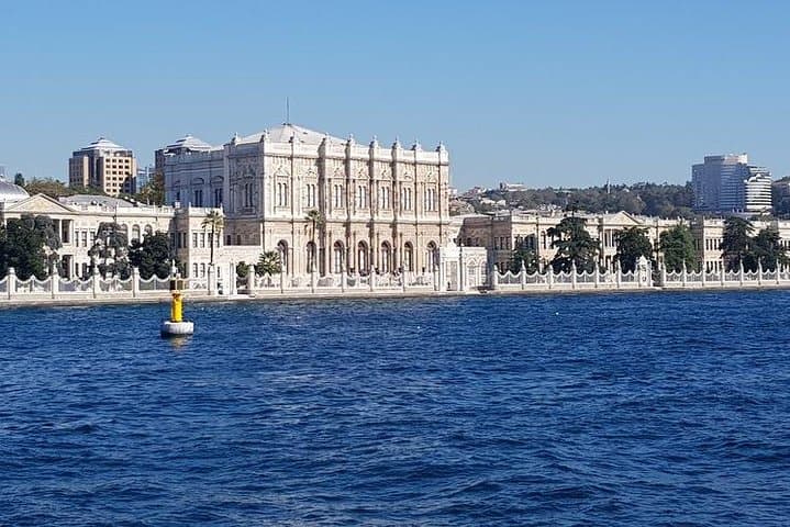 Crossing Continents and Palaces: Istanbul True Discovery Full-Day Tour