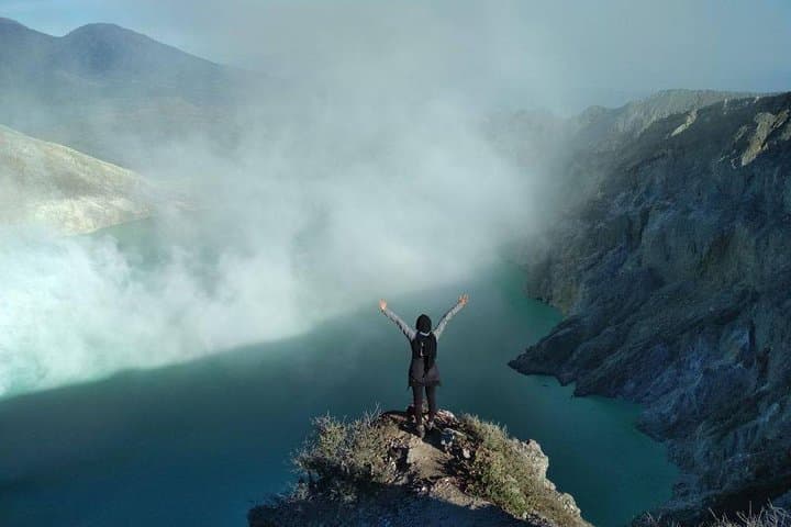 Bromo, Madakaripura & Ijen: 3-Day Volcano, Waterfall and Blue Fire Adventure