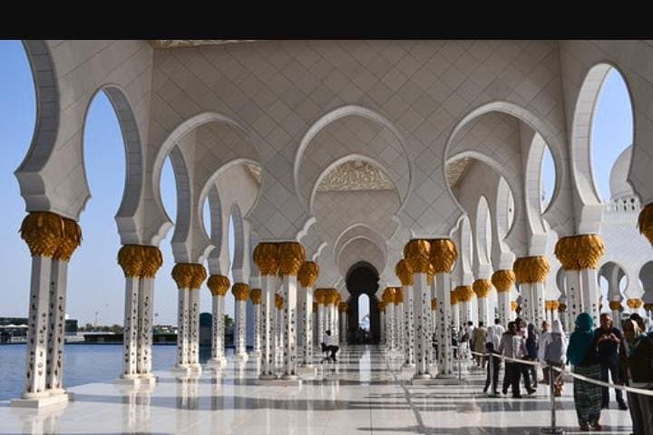 Abu Dhabi Day Trip: Sheikh Zayed Grand Mosque, Louvre Abu Dhabi & Corniche photo 5
