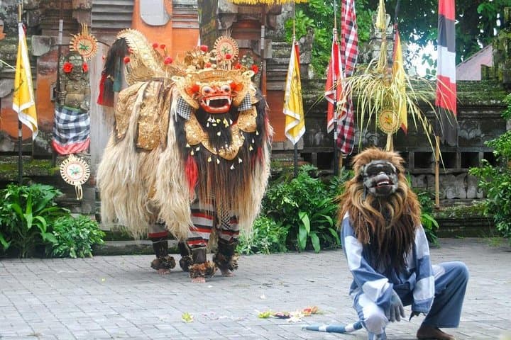 Ubud Monkey Forest & Tanah Lot Day Tour — Barong Dance, Monkeys and Coastal Temple photo 3