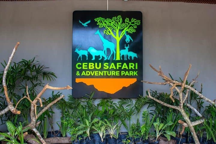 Cebu Safari Adventure: Full-Day Wildlife Park, Gardens & 1.3 km Zipline in Carmen