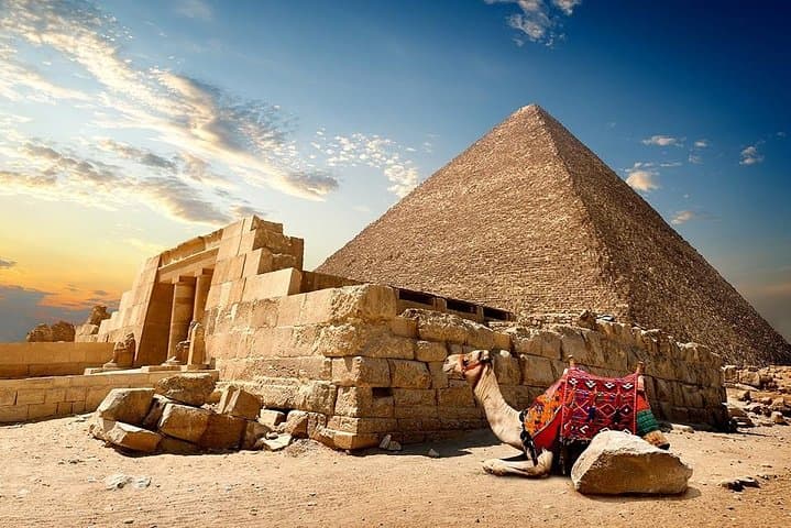 48-Hour Cairo: Giza Pyramids, Saqqara & Cairo Tower Overnight Tour
