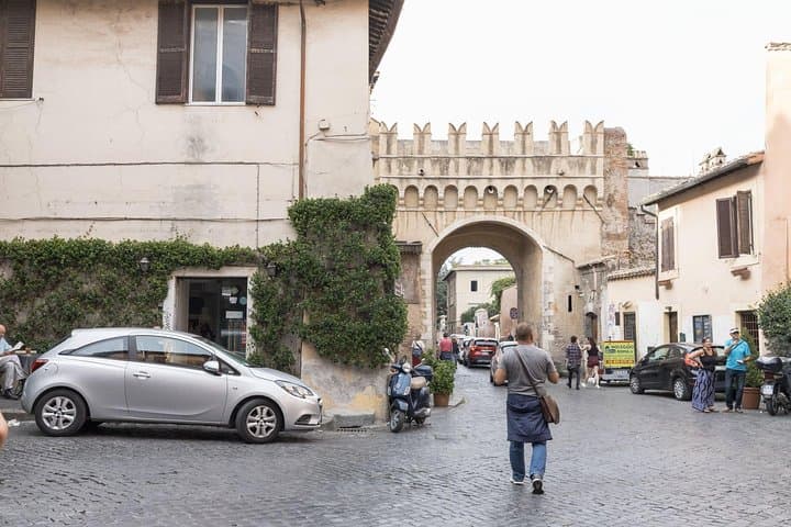 Rome Treasure Hunt in the Ghetto and Trastevere: Interactive Walking Quiz photo 2
