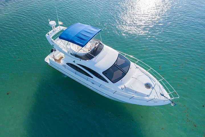Private 4-Hour Azimut Yacht Snorkel Cruise to In-Ha Reef with Open Bar photo 2