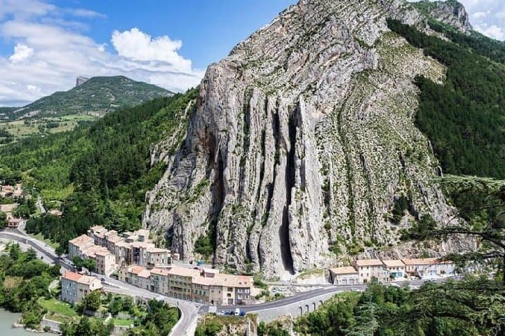 Day Trip to Gorges du Verdon and Lac de Sainte-Croix from Nice: Scenic Views, Lavender Fields, and Hilltop Villages photo 2