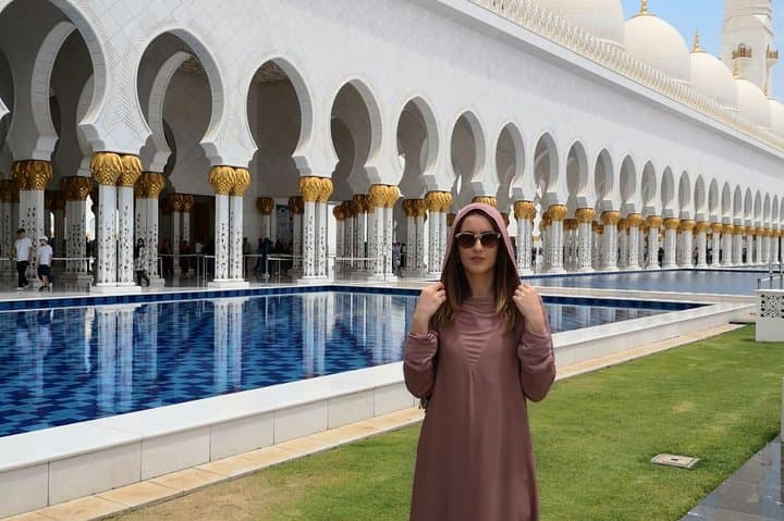 Abu Dhabi City Tour: Sheikh Zayed Grand Mosque & Qasr Al Watan Full-Day Experience photo 3