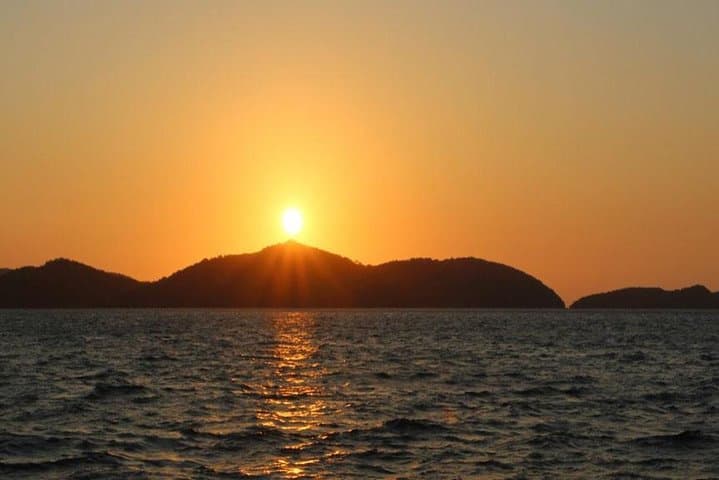 Phi Phi Sunrise Private Speedboat Tour to Maya Bay & Koh Khai photo 6