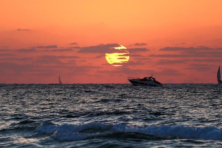 Phi Phi Maiton Khai Sunset Premium Speedboat Tour from Phuket