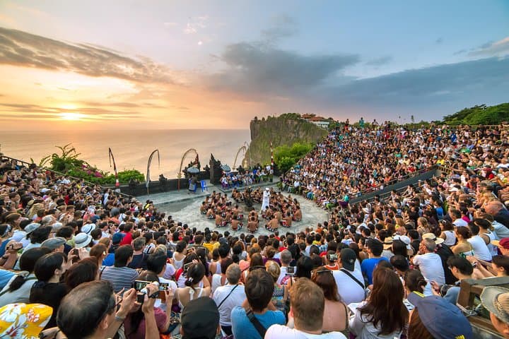 Sunset at Uluwatu: Half-Day Temple Tour and Kecak Fire Dance Experience