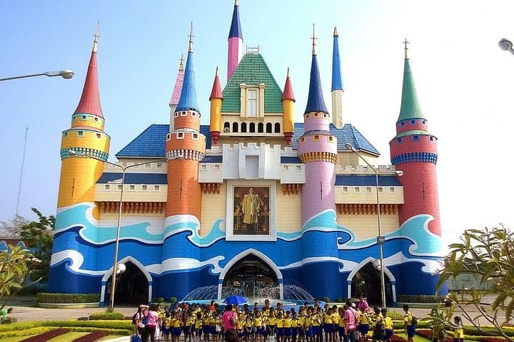 Siam Park City Bangkok: World's Largest Wave Pool, Water Rides & Lunch