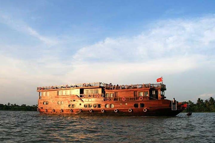 Mekong Delta 2-Day Cruise: Cai Be to Can Tho Floating Markets & Village Excursions