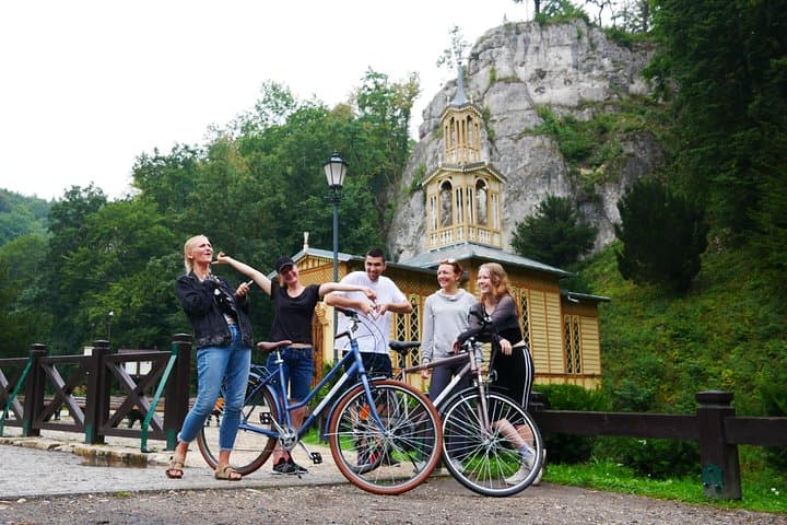 Bike the Pradnik Valley to Pieskowa Skała: Ojcow National Park Day Tour from Krakow
