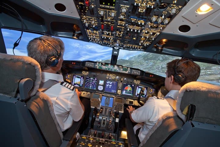 Boeing 737-800 Flight Simulator Experience in Kuala Lumpur — 30-Min Scenic Flight