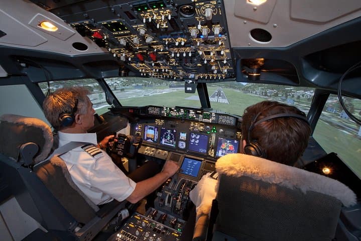 Boeing 737-800 Flight Simulator Experience in Kuala Lumpur — 30-Min Scenic Flight photo 2