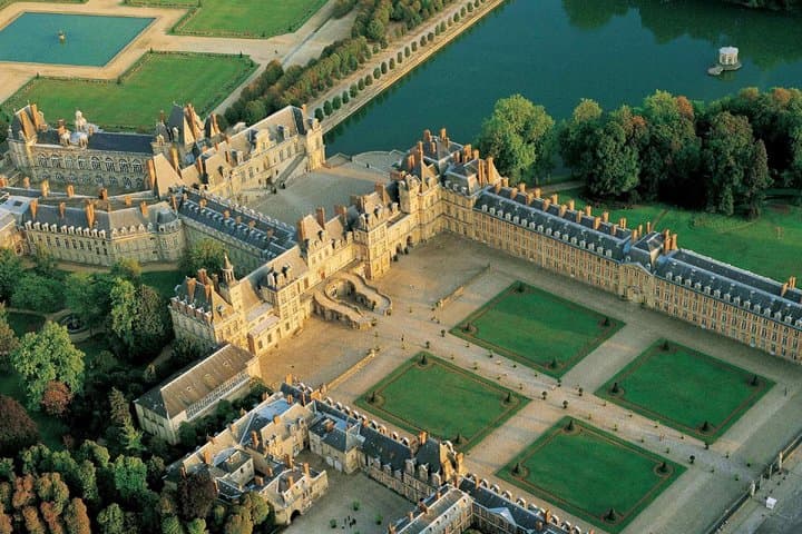 Day Trip from Paris to Château de Fontainebleau and Vaux-le-Vicomte — Castles, Gardens & History