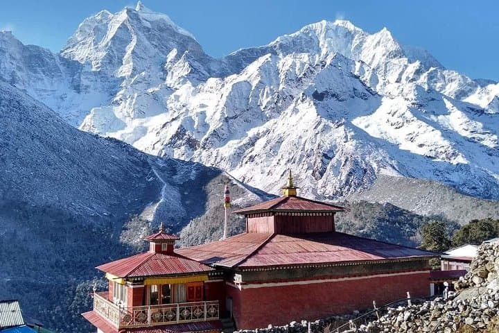 Classic Everest Base Camp Trek: 24-Day Lodge Trek to Everest Base Camp