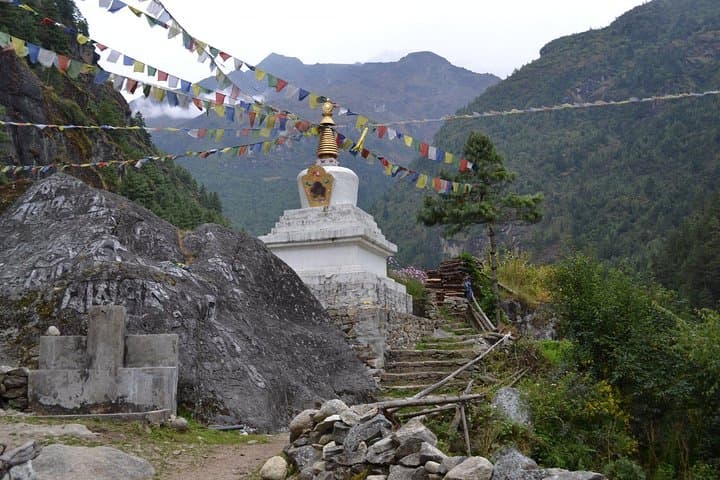Classic Everest Base Camp Trek: 24-Day Lodge Trek to Everest Base Camp photo 3