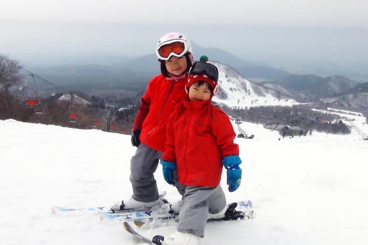 Private Family Ski Lesson with Transport at Daisen White Ski Resort photo 2