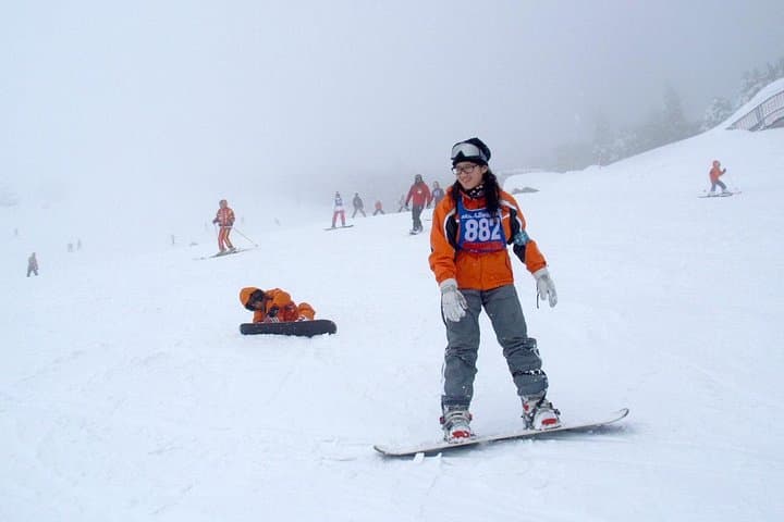 Private Family Ski Lesson with Transport at Daisen White Ski Resort photo 3