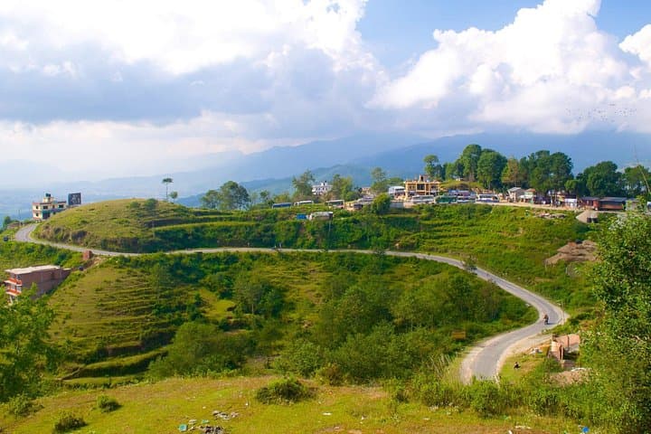 Nagarkot Nature Walk: Sunrise Hike from Bhaktapur to Himalayan Vistas photo 4