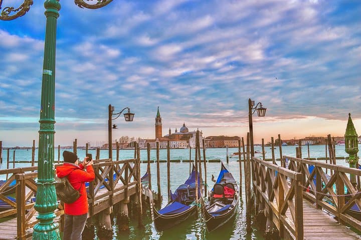 Byzantine Venice: St. Mark’s Basilica, Castello Walk & Classic Gondola Ride