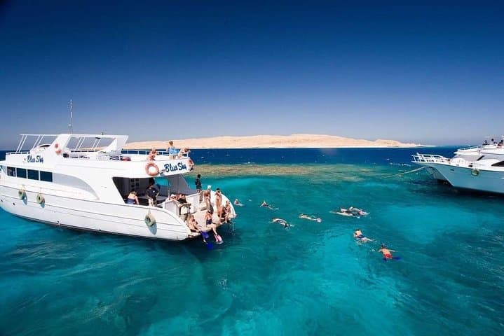 Ras Mohammed and White Island Full-Day Boat Trip from Sharm el-Sheikh