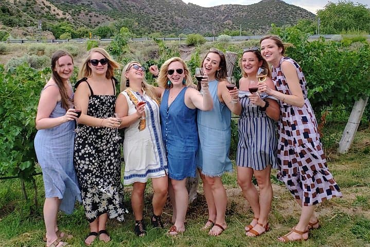 Santa Fe Small-Group Wine Tour with Lunch & Door-to-Door Pickup