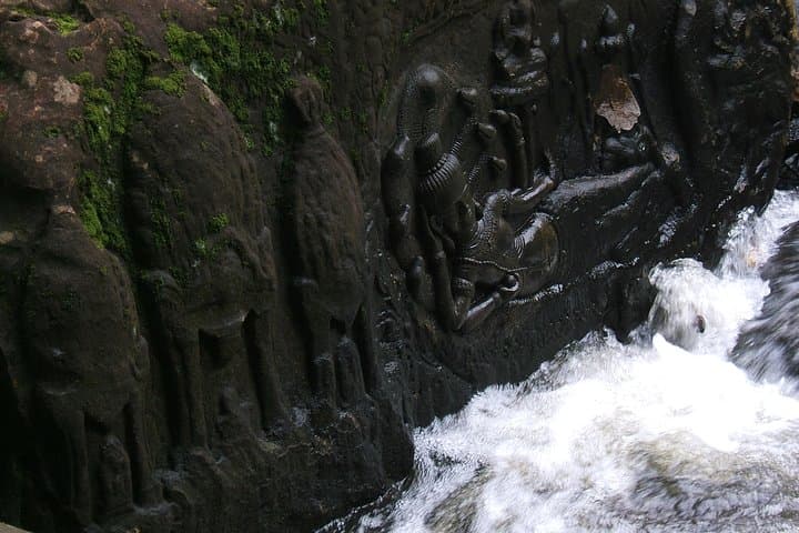 Kbal Spean & Banteay Srei Temple Tour from Siem Reap — River of 1000 Lingams Hike and Pink Sandstone Temples