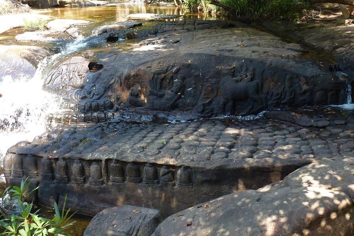 Kbal Spean & Banteay Srei Temple Tour from Siem Reap — River of 1000 Lingams Hike and Pink Sandstone Temples photo 2