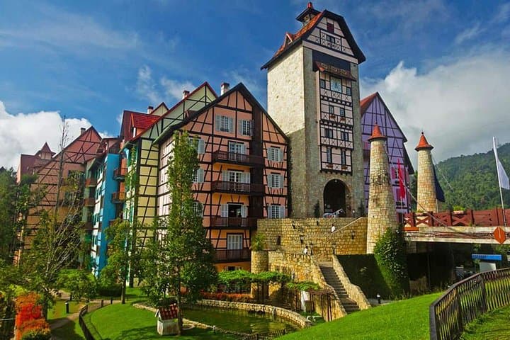 Bukit Tinggi Colmar Tropicale: French Village Day Tour from Kuala Lumpur