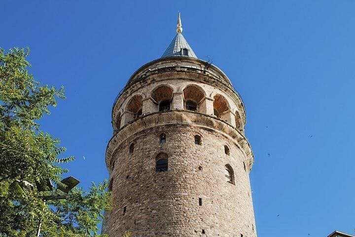 Two Continents: Bosphorus Cruise, Spice Bazaar & Beylerbeyi Palace Day Tour in Istanbul photo 3