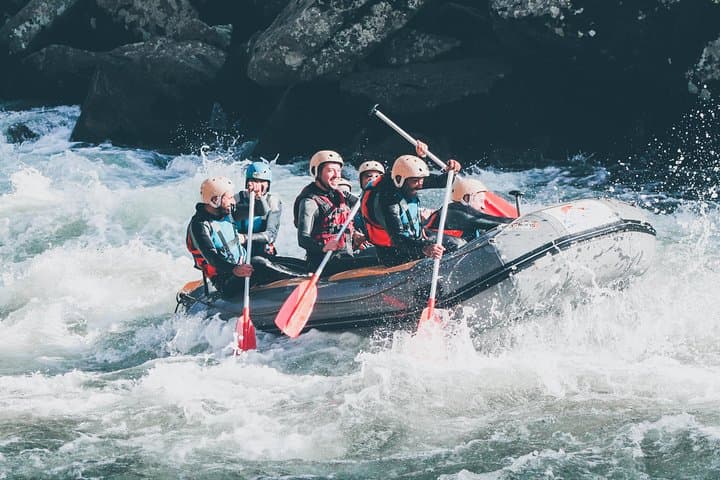 Whitewater Rafting on the River Tâmega — Amarante Day Trip from Porto