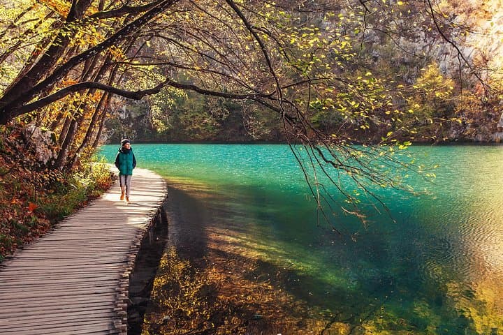 Day Trip from Zagreb to Plitvice Lakes: A Guide to Croatia’s Turquoise Waterfalls photo 3
