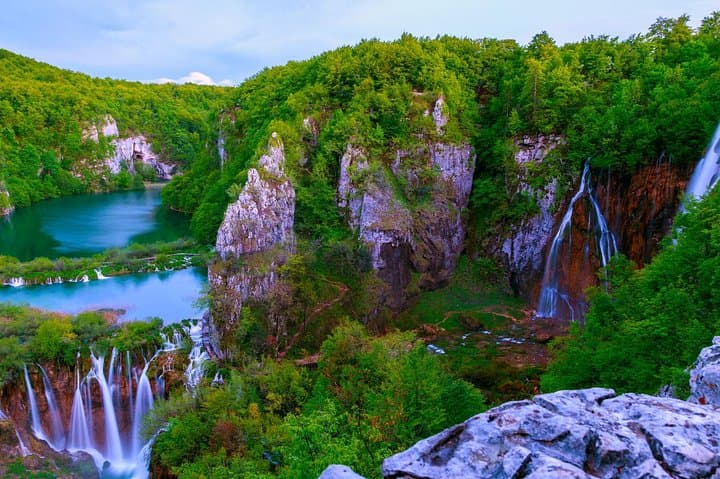 Day Trip from Zagreb to Plitvice Lakes: A Guide to Croatia’s Turquoise Waterfalls photo 6