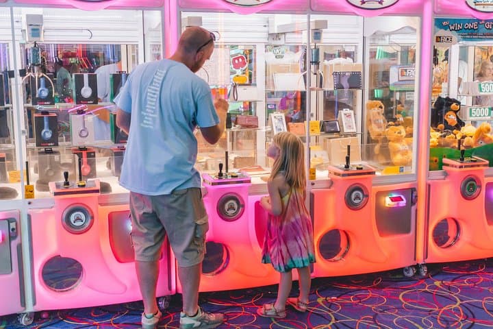 Arcade City Pigeon Forge Play Card Guide: How to Maximize Games, Prizes & Family Fun photo 4