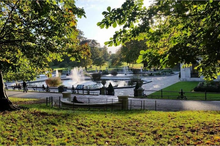 Kensington Palace VIP Garden Tour and Royal High Tea Experience photo 5