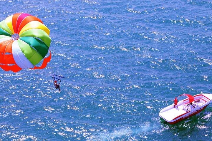 Ras Al Khaimah Parasailing: Tandem Flights Over the Arabian Gulf