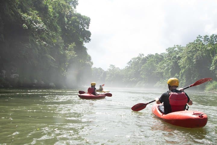 Sarapiquí River Jungle Kayak: 12 km Beginner-Friendly Kayak Descent