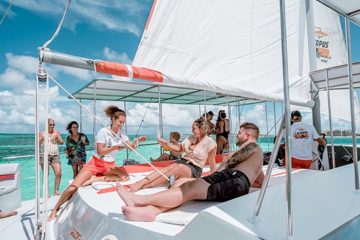 Private Aruba Catamaran Cruise: Snorkeling & Open Bar on the Octopus