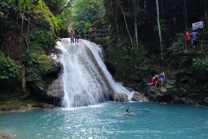 Dunn's River Falls: Ocho Rios Waterfall Climb and Beach Adventure photo 2