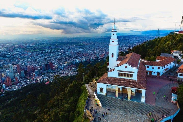 Bogotá Essentials: La Candelaria, Monserrate & Museum Private Tour