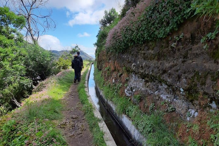 Levada dos Maroços Walk — Easy Agricultural Levada Hike Above Machico, Madeira photo 5