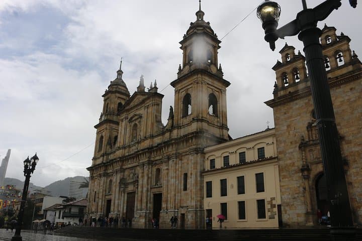 La Candelaria Bogotá Private Walking Tour — 3-Hour History, Coffee & Local Tastings photo 2